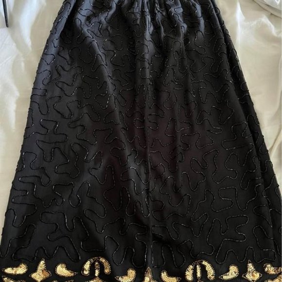 Fabulous Vintage 80s Slinky 100% Silk Black Sequined Skirt w/ Gold Border - Picture 1 of 7